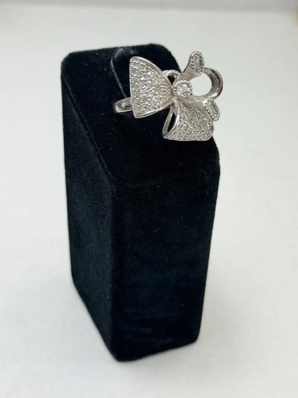 Vintage Oversized Pavé Bow Cocktail Ring Statement Glam Runway Jewelry Glam 8 - Picture 5 of 9